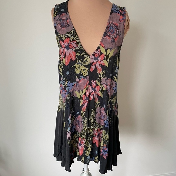 Free People Gray Multi Backyard Floral V-Neck Tunic Top Mini Dress Size Small - Picture 3 of 8